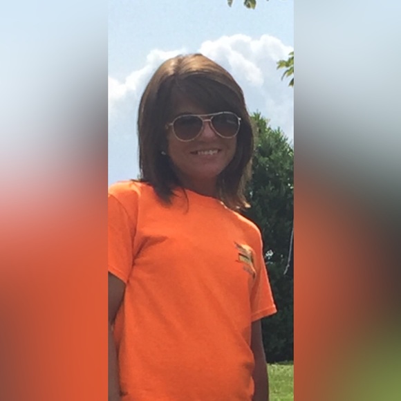 Meet your Posher, Sandy - Picture 1 of 6